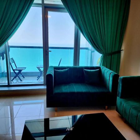 2 Bedroom Luxury Beach Apartment With Full Seaview Ajman Exterior foto