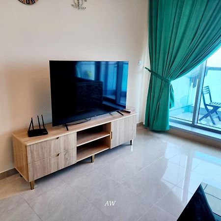 2 Bedroom Luxury Beach Apartment With Full Seaview Ajman Exterior foto