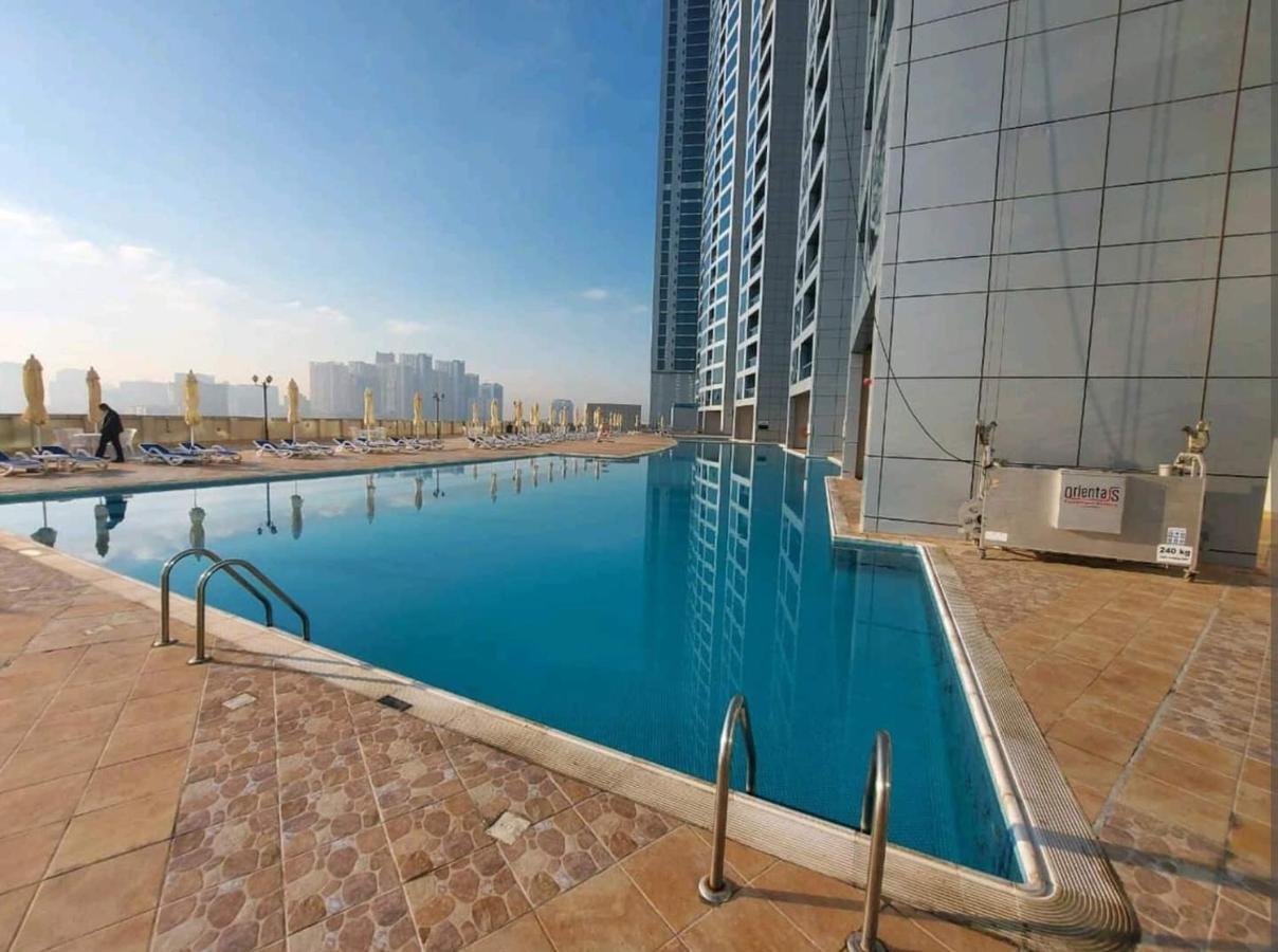 2 Bedroom Luxury Beach Apartment With Full Seaview Ajman Exterior foto