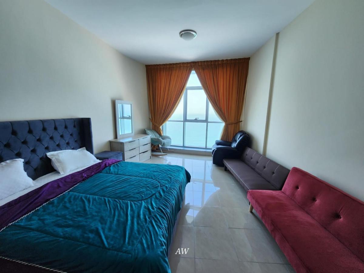 2 Bedroom Luxury Beach Apartment With Full Seaview Ajman Exterior foto